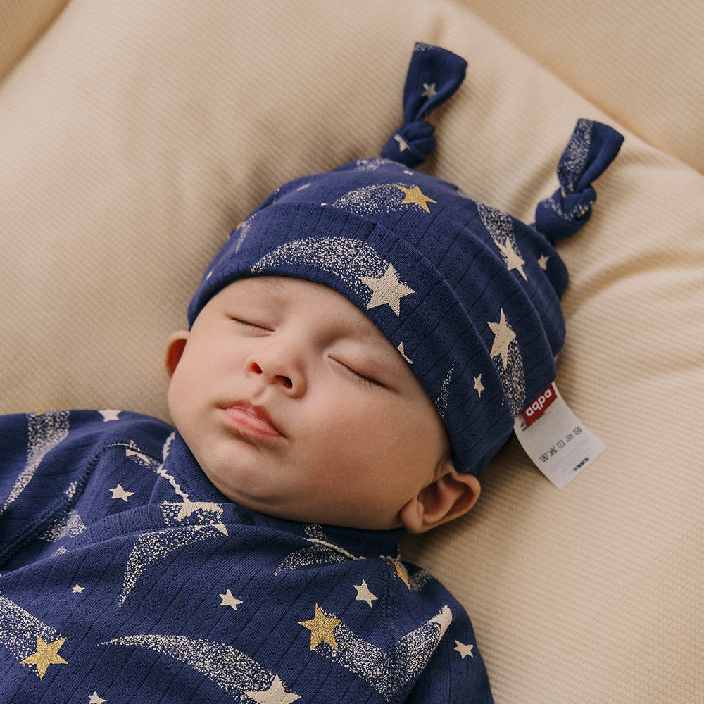 ⭐ Starry Night – Cotton Baby Knot Hat with Shooting Star Print