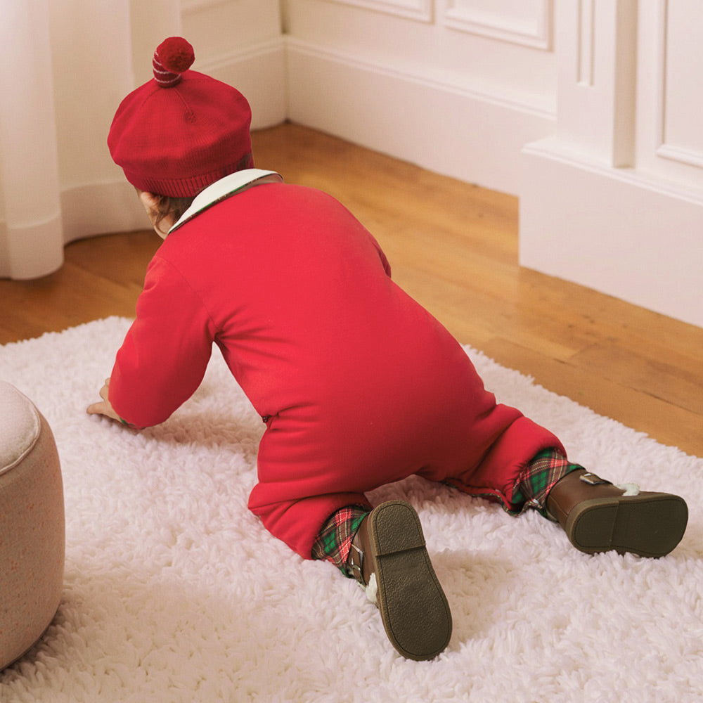 Effortless Layering for Cool Days Subheading: Lightweight warmth without bulk. Ideal for 15°C–20°C weather — perfect under a jacket, or as a stand-alone outfit indoors. Keeps baby snug but never overheated, even during active play.