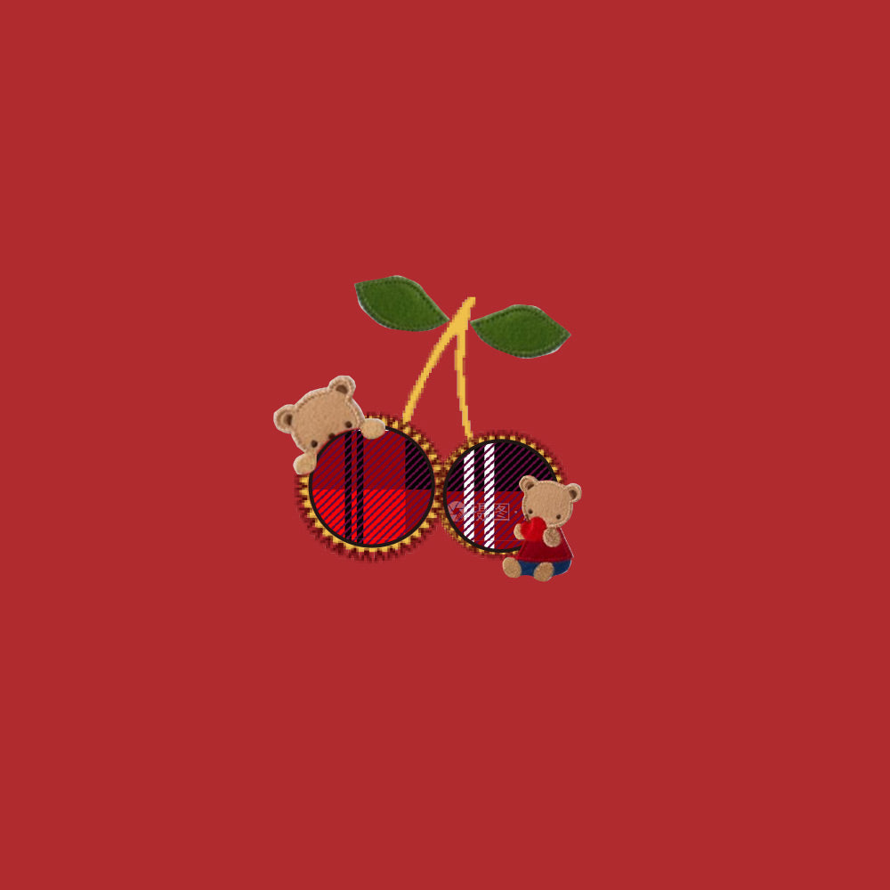 Effortless Layering for Cool Days Subheading: Lightweight warmth without bulk. Ideal for 15°C–20°C weather — perfect under a jacket, or as a stand-alone outfit indoors. Keeps baby snug but never overheated, even during active play.