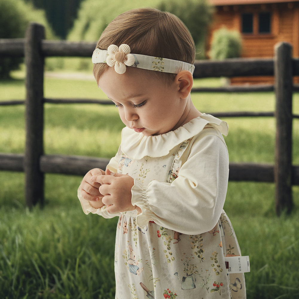 Charming Blossom Headband: The Perfect Finishing Touch