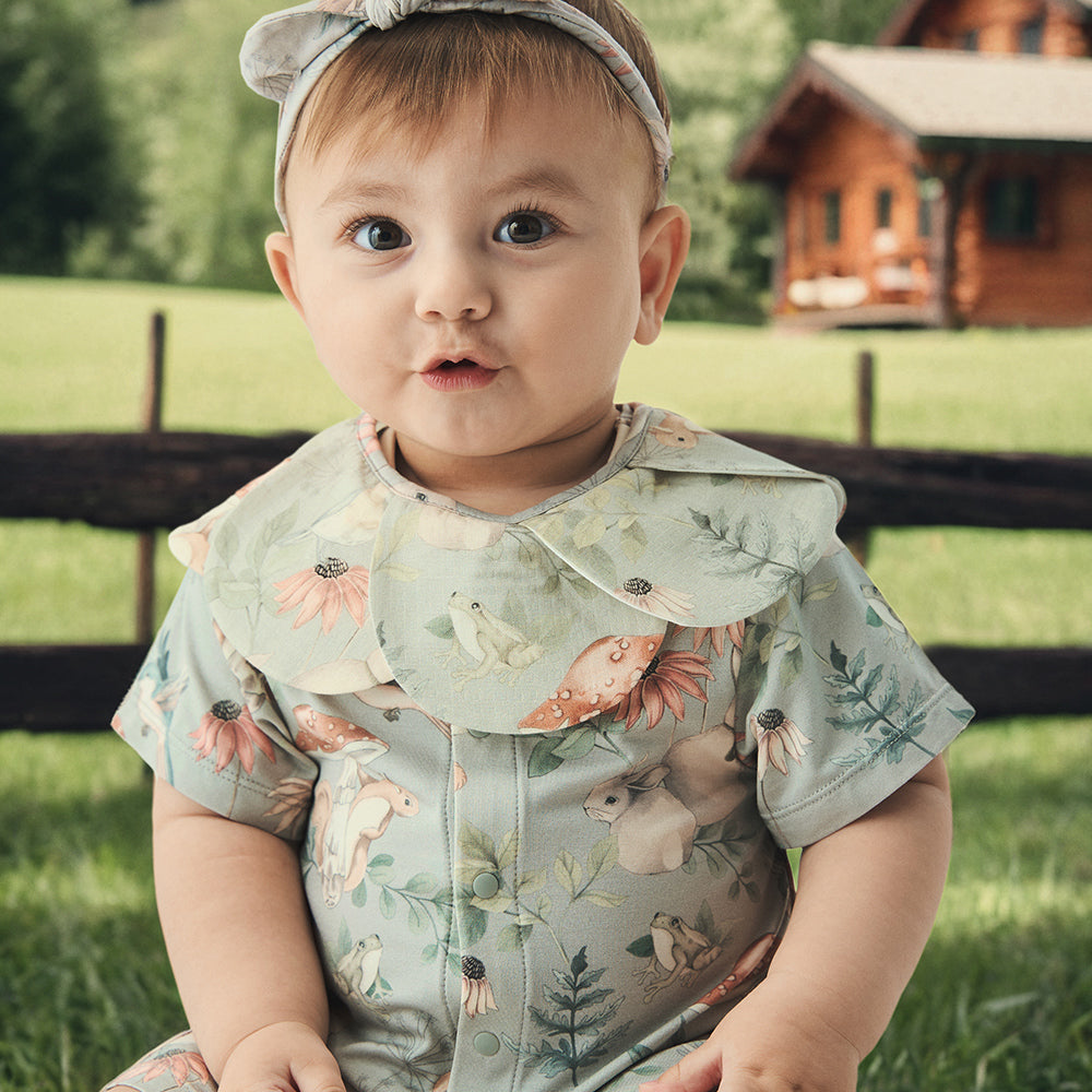 Bib in Deer