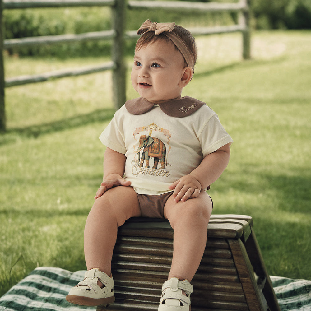 Embroidered Peter Pan Collar Long Sleeve Bodysuit in (1mth-3yrs)