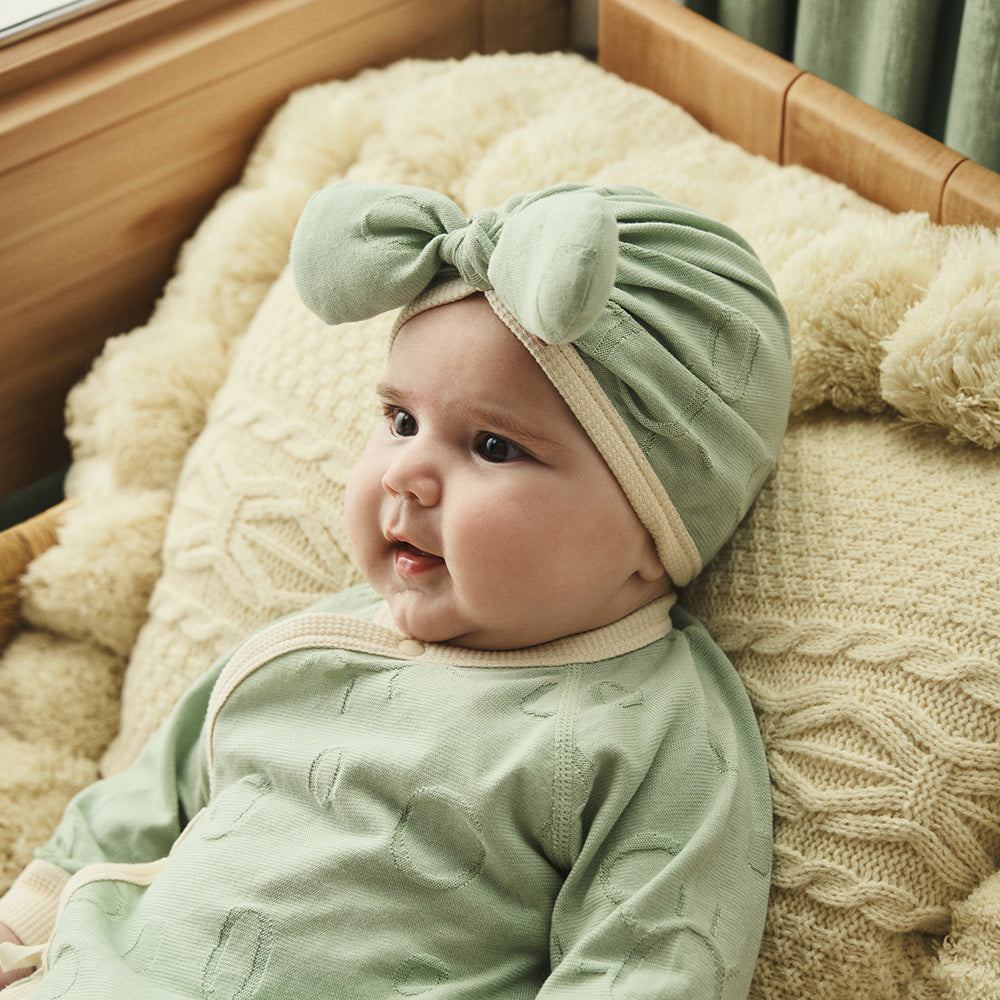 Charming Bow Headband: The Perfect Baby Accessory