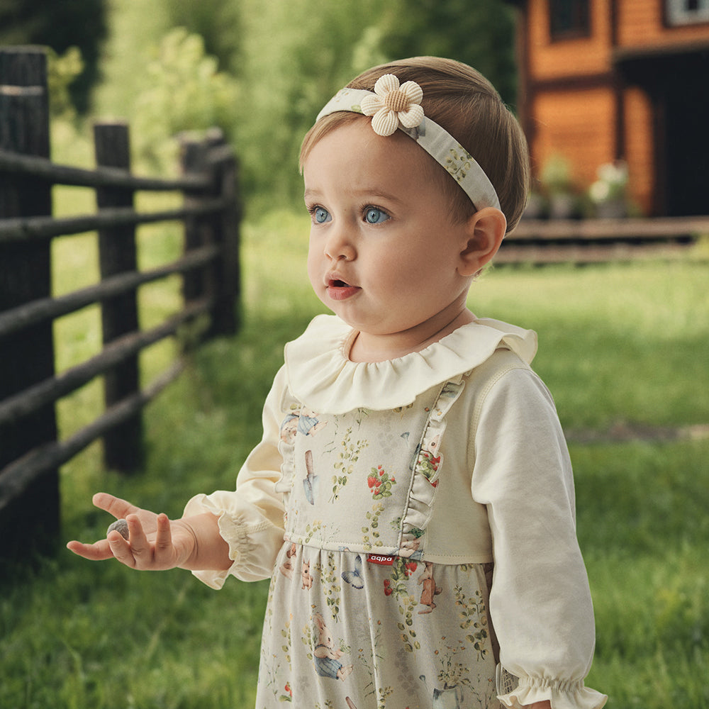 Charming Blossom Headband: The Perfect Finishing Touch