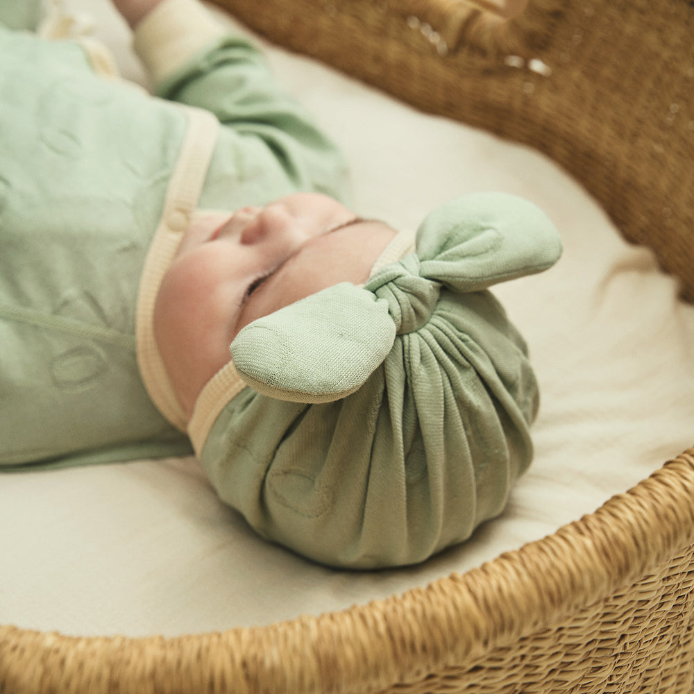 Charming Bow Headband: The Perfect Baby Accessory