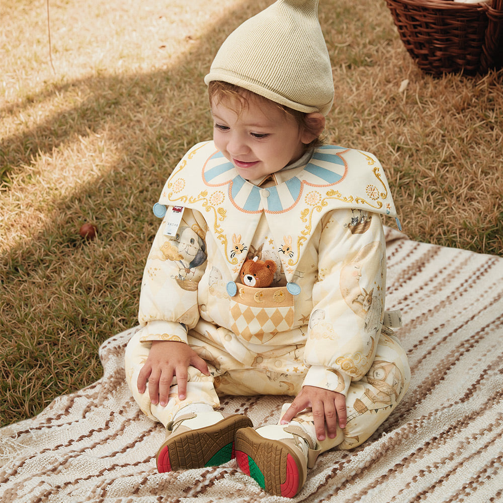 Vintage-Inspired Cotton Baby Romper with Peter Pan Collar | Cozy Storybook Print One-Piece (5°C–15°C)