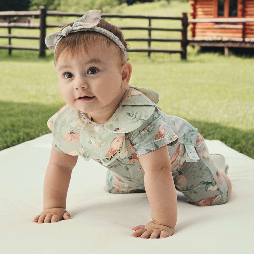 Bib in Deer