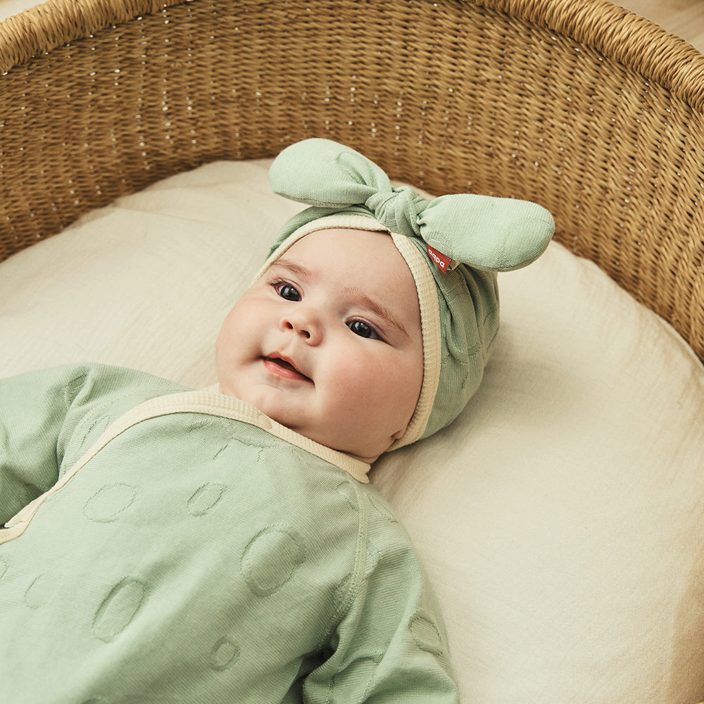 Charming Bow Headband: The Perfect Baby Accessory